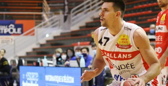 photo  alexandre aygalenq et challans n’ont pas encore fini leur saison 2020-2021. après trois cas positifs au covid-19 dans l’effectif, le vcb voit ses deux dernières rencontres de l’année reportées à des dates ultérieures.  &copy;  fabrice delène 