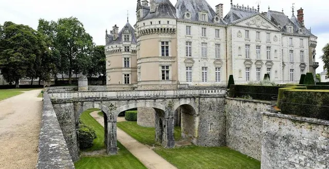 photo  la reprise des visites du château est prévue à la mi-mai.  &copy;  archive le maine libre hervé petitbon 