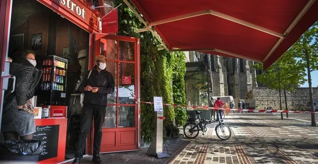 photo  fermée, la terrasse mancelle du café du jet d’eau pourrait le rester encore longtemps. le taux d’incidence du covid-19 élevé en sarthe compromet le déconfinement.  &copy;  le maine libre – denis lambert 