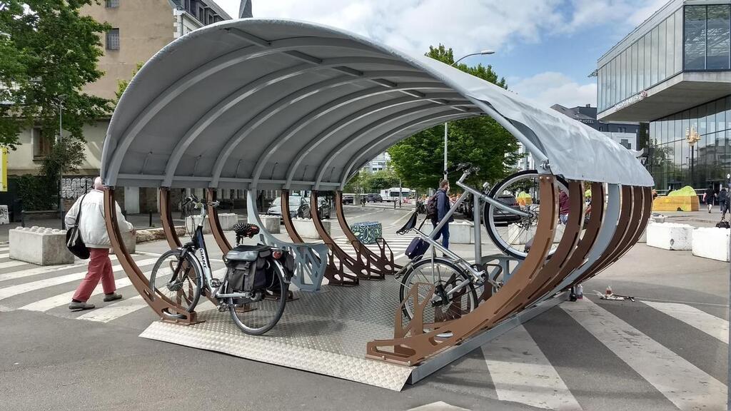 Nantes. Un prototype d'abri-vélo installé près de la gare - Nantes