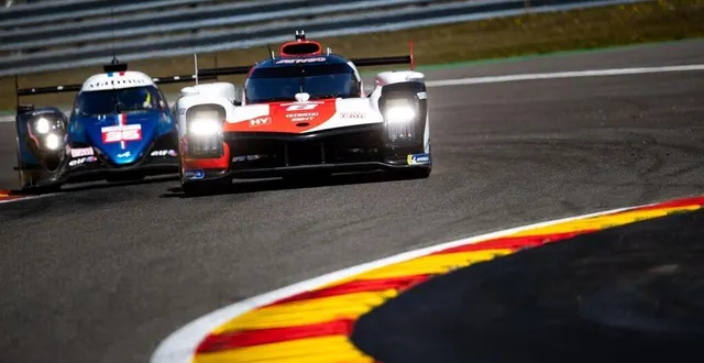 photo  l’alpine a poussé la toyota dans ses retranchements.  &copy;  tomescu – adrenalmedia 