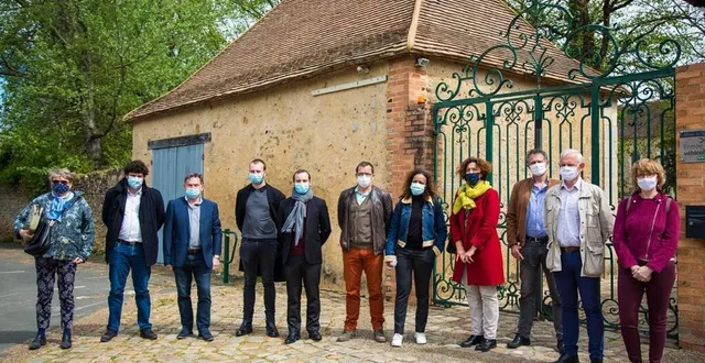 photo  il reste à cette union inédite des partis de la gauche sarthoise (toutefois privée du ps), à désigner les binômes qui porteront les candidatures dans au moins une quinzaine de cantons.  &copy;  clément szczuczynski 