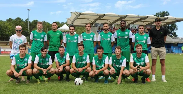 photo  cette année la troisième édition des 24 heures de foot devrait attirer 800 joueurs dont des équipes féminines. lors de la dernière édition, c’est une équipe locale, l’us mansigné, qui a remporté le tournoi.  &copy;  archives le maine libre 
