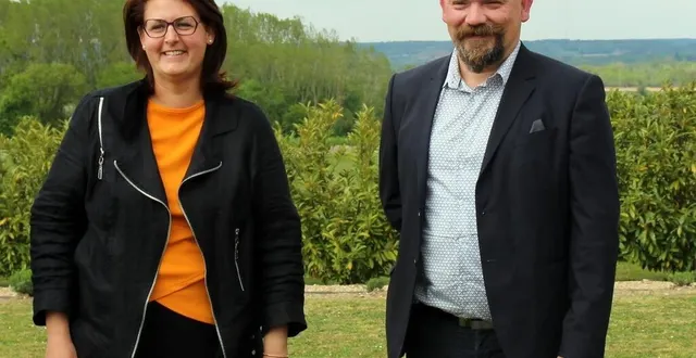 photo  mathilde gaillat et frédéric buzance se présentent avec leurs deux suppléants « en équipe ».  &copy;  le maine libre 