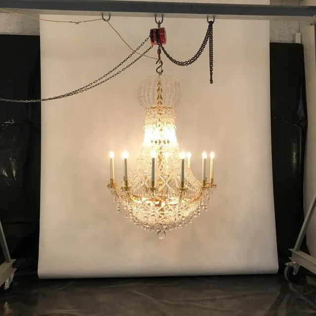 photo un lustre en bronze de l’entreprise baguès-bronze de france, une entreprise basée à tinchebray-bocage (orne)  ©  ouest-france