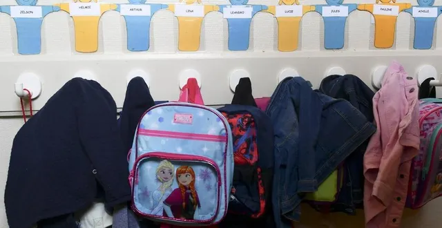 photo  après l’apparition de cinq cas confirmés dans l’école maternelle henri-wallon au mans, quartier des sablons, la préfecture a décidé de fermer l’établissement temporairement.  &copy;  archives le maine libre – hervé petitbon 