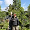 photo michèle et philippe manson dans l’espace romantique, le jardin de noémie, en hommage à la grand-mère de michèle.