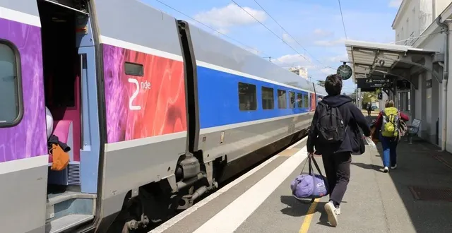 photo  deux tgv directs relient sablé-sur-sarthe à paris chaque jour.  &copy;  ouest-france 