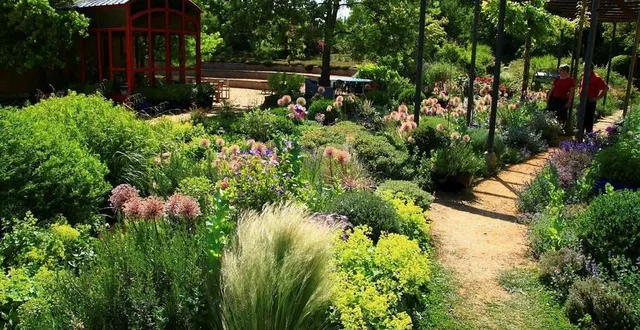 photo  le jardin françois, à préaux-du-perche, dans l’orne.  &copy;  archives ouest-france 