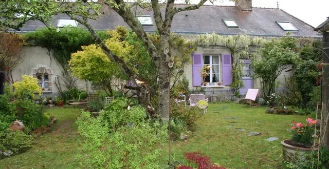 photo  malgré le ciel gris, ce jardin impose la quiétude.  &copy;  le maine libre 
