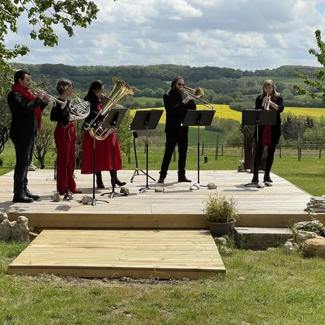 photo le quintet q5 a animé l’après-midi d’inauguration au centre de roussigny.  ©  le maine libre