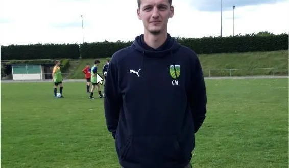photo  corentin marçais assure plusieurs fonctions au sein du club : secrétaire général, éducateur et joueur de l’équipe a.  &copy;  le maine libre 