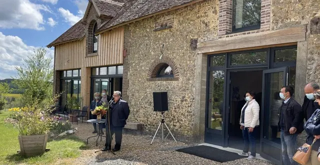 photo  le nouveau bâtiment terminé, louise et patrick marty ont encore des projets plein la tête.  &copy;  le maine libre 