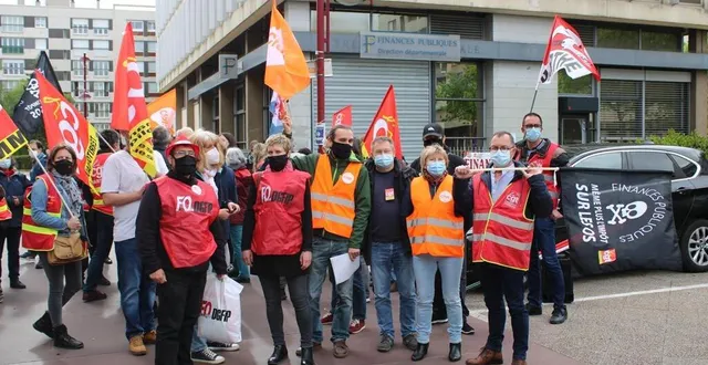 photo  les agents des finances publiques de la sarthe étaient en grève ce lundi 10 mai 2021. ils manifestaient contre la fermeture des trésoreries.  &copy;  le maine libre 