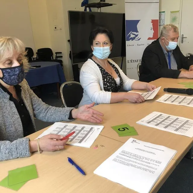 photo les agents de la préfecture vont vérifier les candidatures déposées.  ©  le maine libre