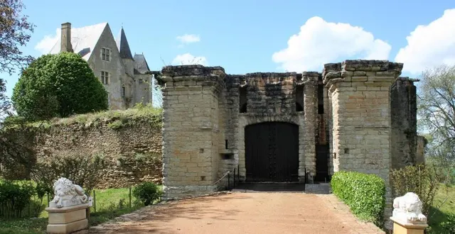 photo  le donjon vu de l’intérieur de la propriété.  &copy;  le maine libre 