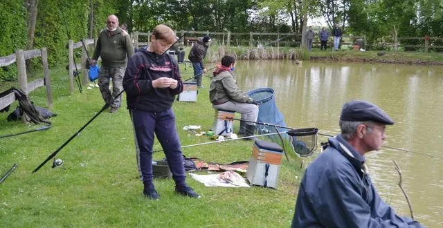photo  pour le prochain rendez-vous, les adhérents à la pêche saint-rémy-montaise (psrm) devront attendre maintenant le 18 septembre pour participer à une réunion collective en commun après lâcher de truites dans l’étang communal. « ils étaient cinquante-quatre pêcheurs samedi matin, dont une quinzaine de jeunes et quatre femmes, à tenter d’attraper sept prises au maximum », constate daniel travers, le président de la psrm. »  &copy;  ouest-france 