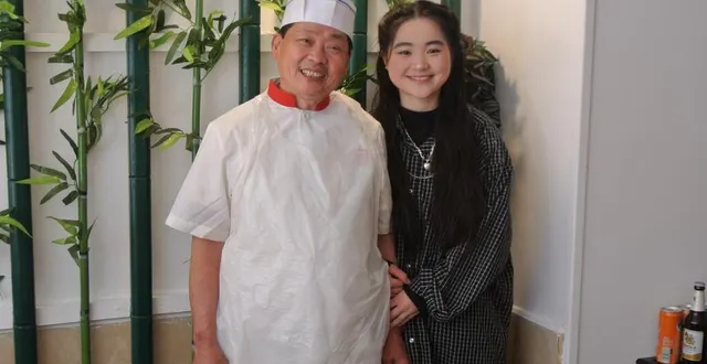 photo  il y a une réelle complicité entre helen et son papa, koung.  &copy;  le maine libre 