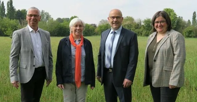photo  de g. à dr : jean-claude boiziau, michèle juguin-laloyer, laurent hubert, carine ménage.  &copy;  osons la sarthe à gauche 