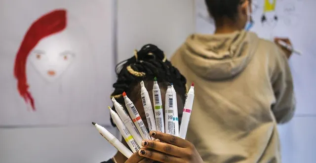photo  le mans, mercredi 28 avril 2021. l’atelier arts plastiques est une des activités proposées aux adolescents qui fréquentent le centre de soins du mans.  &copy;  photo le maine libre – denis lambert 