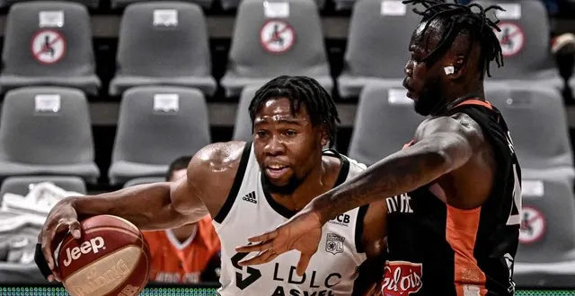 photo  à l’image de guerschon yabusele ici face à williams narace, villeurbanne a imposé sa force au msb.  &copy;  afp 