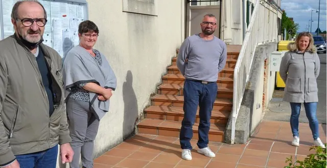 photo  de gauche à droite, le maire, philippe chartier, la trésorière du comité des fêtes, nadège crépon, le vice-président, david paysan, et la présidente, fanny gisselère.  &copy;  ouest-france 