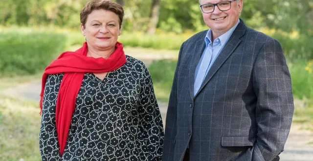 photo  nathalie morgant et christian poirier, candidats sous « la sarthe à gauche » dans le canton de changé.  &copy;  studio photo jm2 