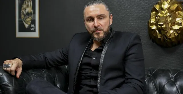 photo  le mans, mercredi 12 mai 2021. raphaël perrier, dans son bureau, rue offenbach au mans.  &copy;  le maine libre – yvon loué 