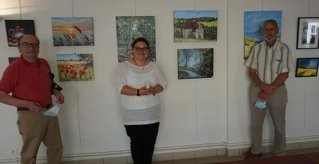 photo  daniel chevée et alexia auger ont accueilli patrick courtin pour lancerla nouvelle exposition  &copy;  ouest-france 