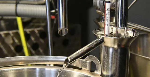 photo  plus de 70 litres de liqueur ont été produits.  &copy;  archives le maine libre – yvon loué 