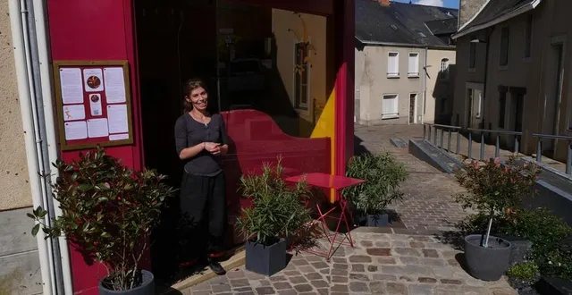 photo  marina paumier, gérante de la crêperie au p’tit bouffon, est ravie de retrouver ses clients dès mercredi 19 mai 2021.  &copy;  le maine libre 