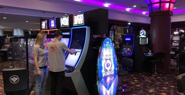 photo  le casino de bagnoles-de-l’orne se prépare pour sa réouverture, la veille du 19 mai 2021.  &copy;  ouest-france 