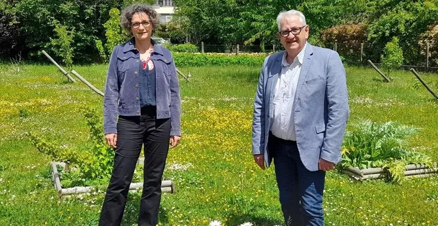photo  sonia trémoureux et jean-pierre fournier l’affirment : « on veut travailler avec les gens du territoire, pas juste faire des permanences. »  &copy;  le maine libre 