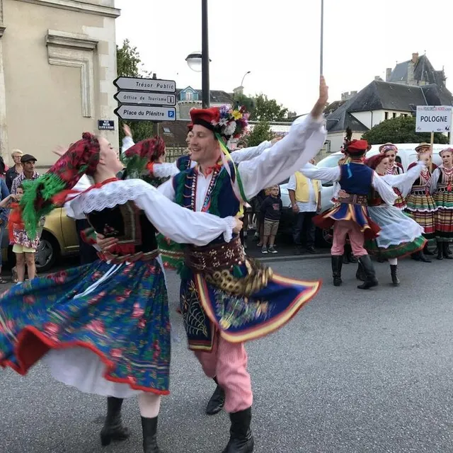 Le festival des folklores du monde a lieu en juillet à Alençon (Orne). Archives Ouest-France photo le festival des folklores du monde a lieu en juillet à alençon (orne). © archives ouest-france