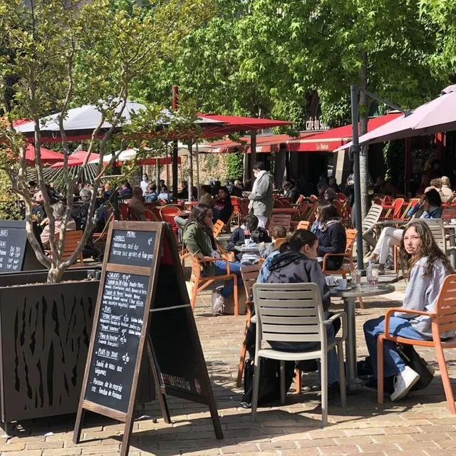 photo les clients en rêvaient ; le 19 mai leur permet enfin de retrouver les bars et les restaurants.  ©  photo le maine libre