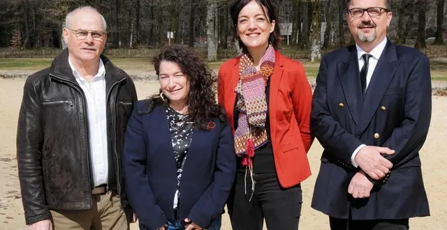 photo  patrick olivier et stéphanie grafte-faure aux côtés de stéphanie jouglet et pascal lebreton.  &copy;  le maine libre 