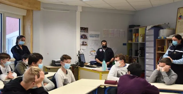 photo  des jeunes qui n’ont pas été avares de questions.  &copy;  le maine libre 