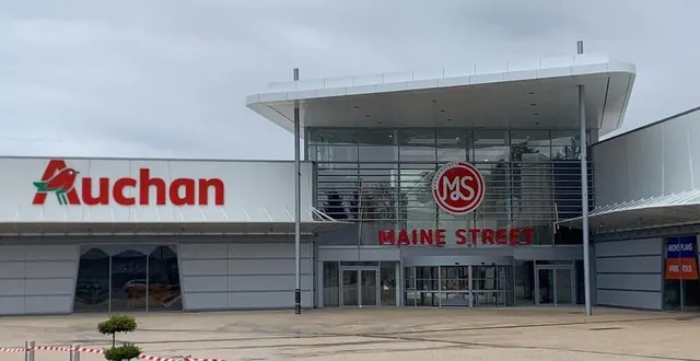 photo  à maine street, les débuts d’auchan jeudi prochain. l’hypermarché sera ouvert de 8 h 30 à 20 h 30 du lundi au samedi (9 h-12 h 30 le dimanche).?  &copy;  groupe schiever. 