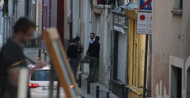 photo  une quinzaine de membres de l’alvarium, selon les agressés, sont sortis du local de la rue du cornet à angers pour molester sept personnes. ?  &copy;  archives ouest-france 