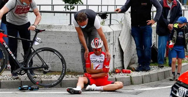 photo  après sa chute, nicolas edet a tout de suite senti que son bras gauche était touché.  &copy;  afp 