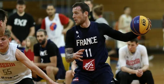 photo  antoine eïto passe du basket 5x5 au basket 3x3 pour une semaine décisive en vue des jeux olympiques.  &copy;  ffbb 