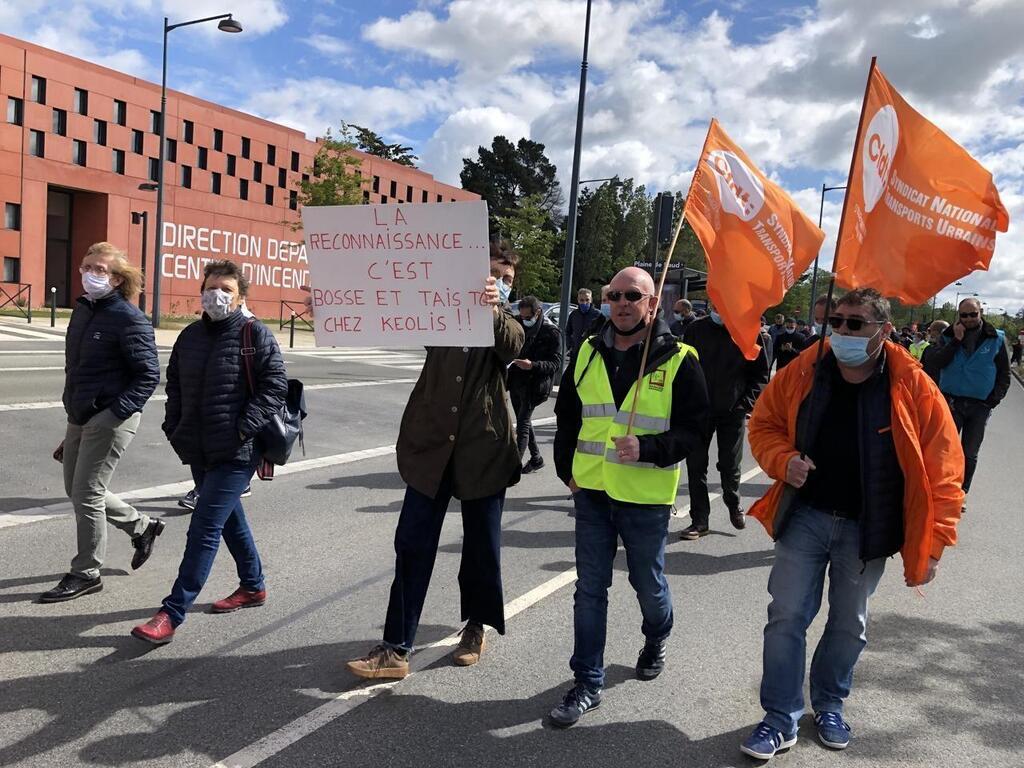 Rennes. Les Chauffeurs De Bus Dans La Rue, La Circulation Fortement ...