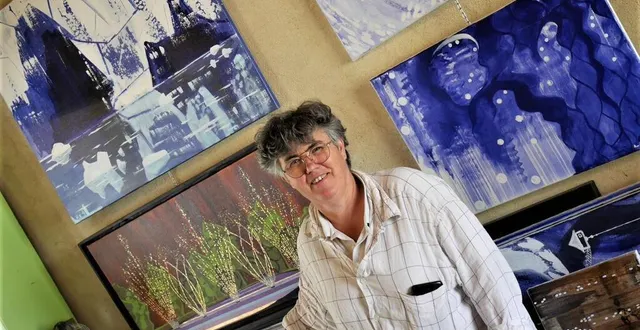 photo  amélie romet au milieu de ses grands formats réalisés durant le confinement.  &copy;  ouest-france 