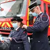 photo  la lieutenante pauline letourneau, cheffe du centre de saint-symphorien, fait partie des sapeurs-pompiers qui ont reçu la fourragère lors d’une cérémonie organisée à sablé-sur-sarthe, mardi 25 mai 2021. 