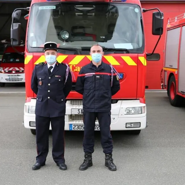 photo le capitaine david lemaître et l’adjudant-chef arnaud deconninck, du centre de la suze-sur-sarthe.  ©  ouest-france