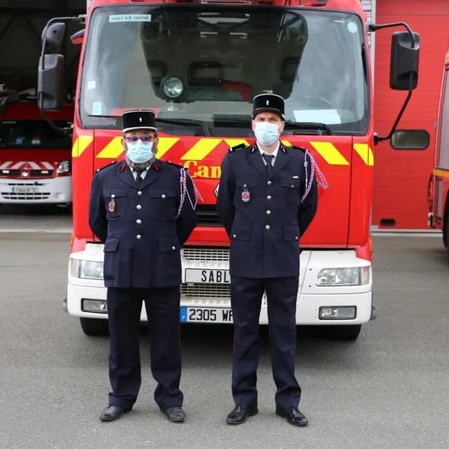 photo les adjudant-chefs jean-claude houdu et yoann fournier, du centre de noyen-sur-sarthe.  ©  ouest-france
