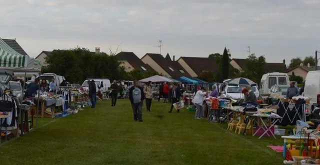 photo  le dernier vide-greniers du foot a eu lieu en 2019  &copy;  archives le maine libre 