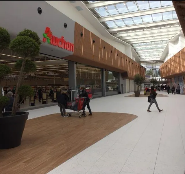 photo auchan a accueilli ses premiers clients, à maine street (ruaudin), ce jeudi 27 mai 2021.  ©  ouest-france