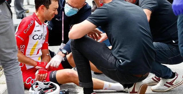 photo  après sa douloureuse chute lors de la 14è étape du tour d’italie, nicolas edet attend maintenant d’être opéré.  &copy;  afp 