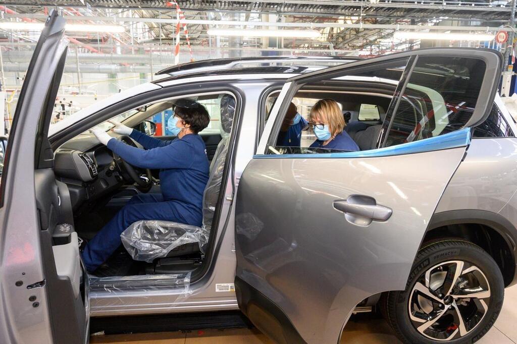 Pénurie de semi-conducteurs : l’usine automobile Stellantis de Rennes à ...